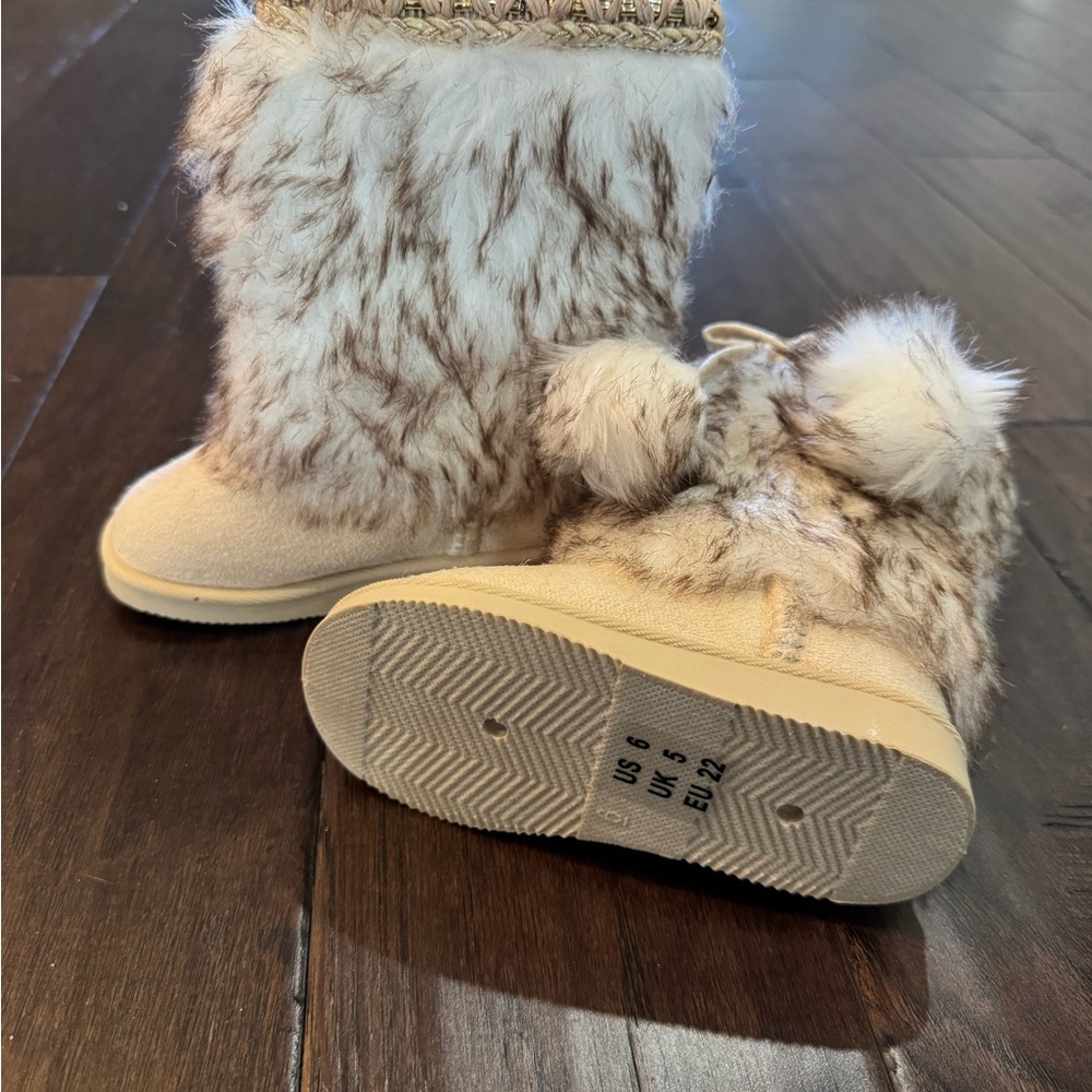 Cozy Cream Faux Fur Kids Boots - Picture 3 of 4